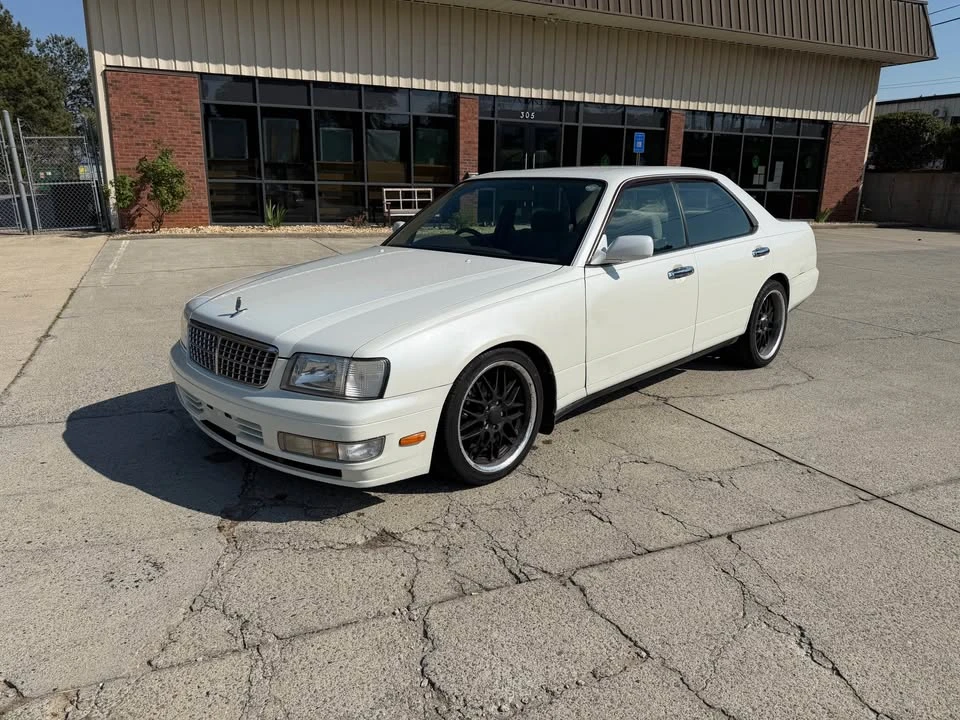 1998 Nissan Cedric 9th Gen - Image 2 of 15