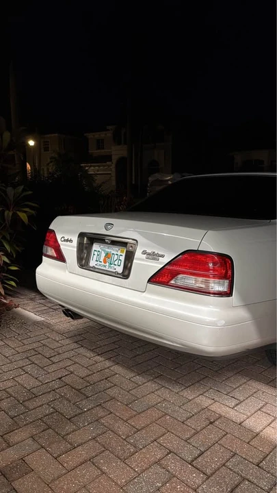 1998 Nissan Cedric 9th Gen - Image 4 of 11