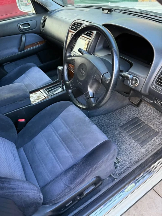 1998 Nissan Cedric 9th Gen - Image 8 of 11