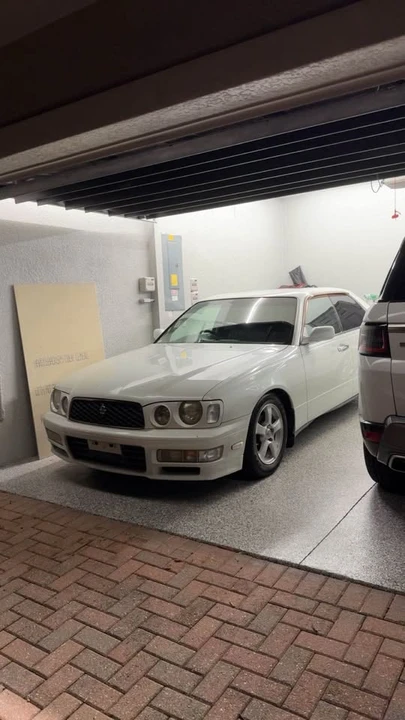 1998 Nissan Cedric 9th Gen - Image 5 of 11