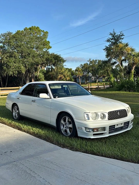 1998 Nissan Cedric 9th Gen - Image 2 of 11