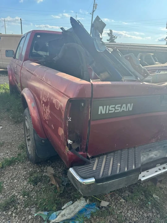 1998 Nissan Frontier 1st Gen - Image 3 of 7