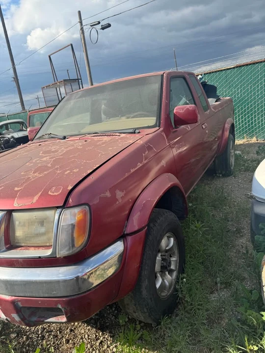 1998 Nissan Frontier 1st Gen - Image 2 of 7