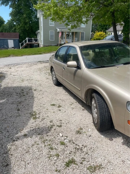 1998 Nissan Maxima 4th Gen - Image 2 of 6
