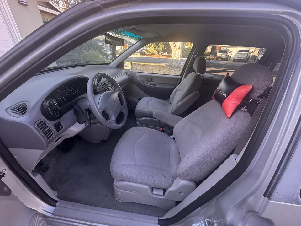 1998 Nissan Quest - Image 5 of 7