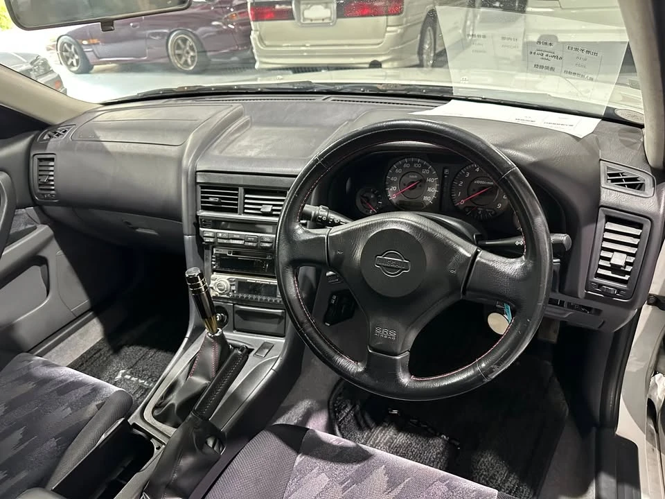1998 Nissan Skyline - Image 10 of 13