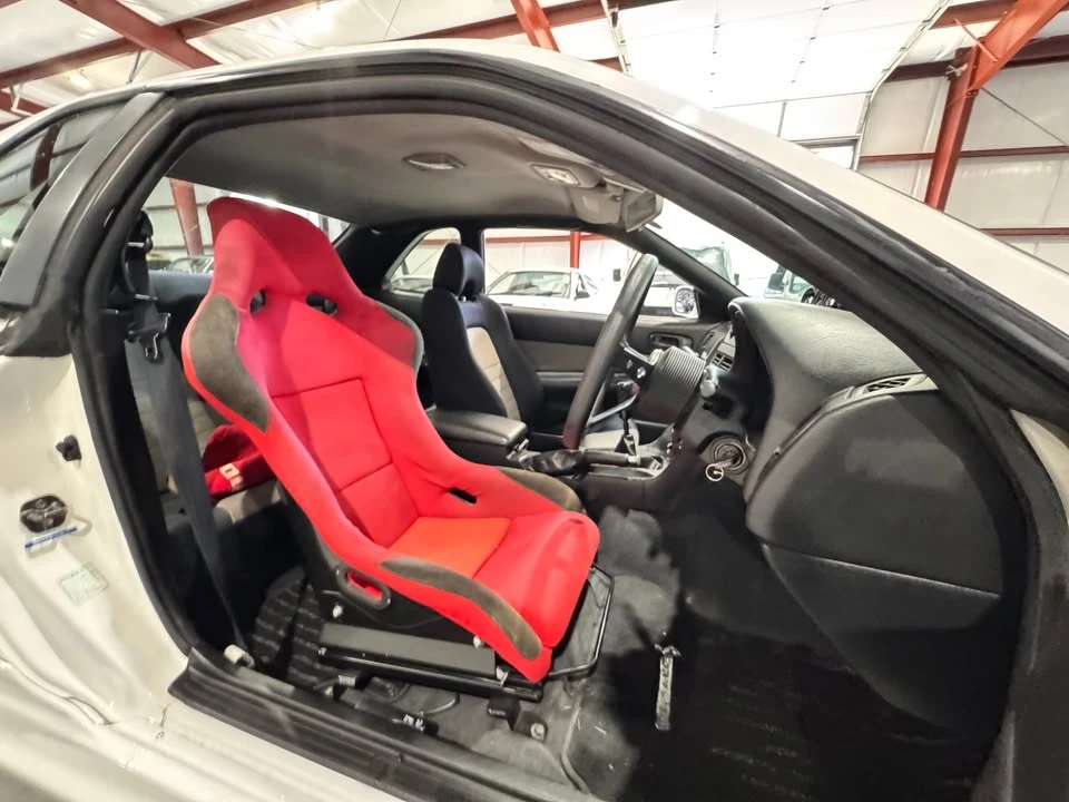 1998 Nissan Skyline - Image 16 of 20