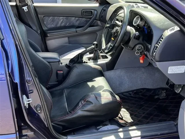 1998 Nissan Skyline - Image 11 of 17