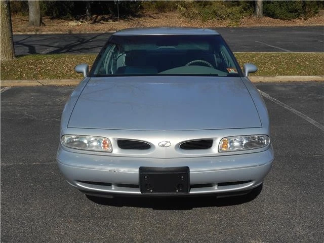 1998 Oldsmobile 88 - Image 11 of 12