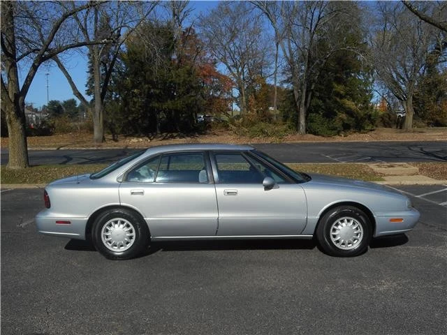 1998 Oldsmobile 88 - Image 2 of 12