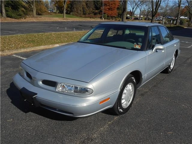 1998 Oldsmobile 88 - Image 9 of 12