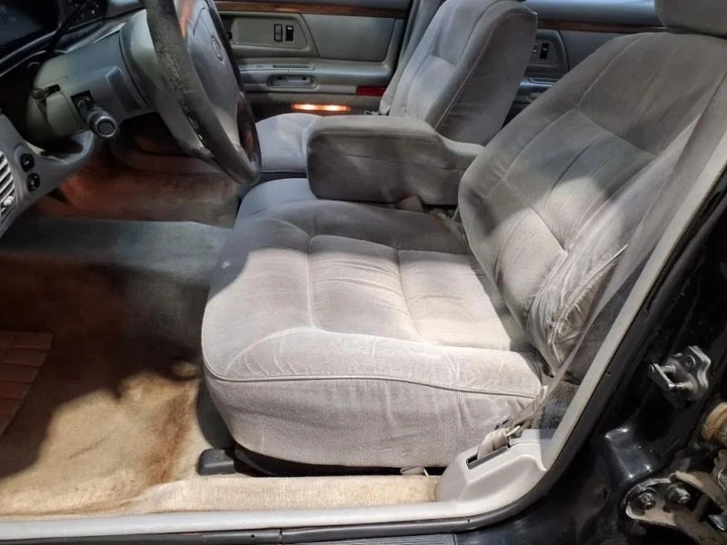 1998 Oldsmobile 88 - Image 11 of 12