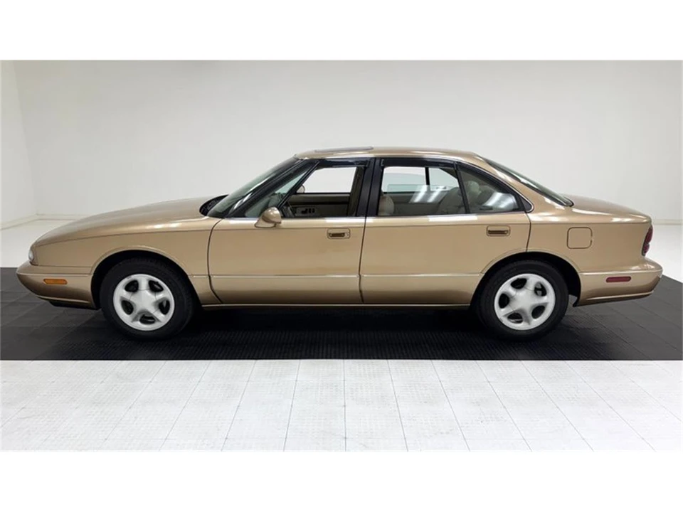 1998 Oldsmobile - Image 2 of 31