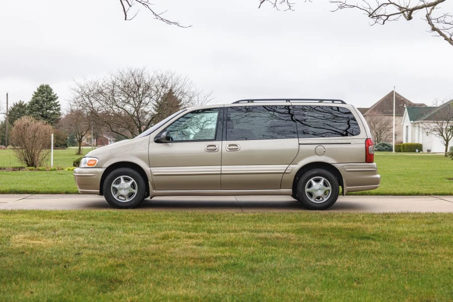 1998 Oldsmobile Silhouette - Image 2 of 31