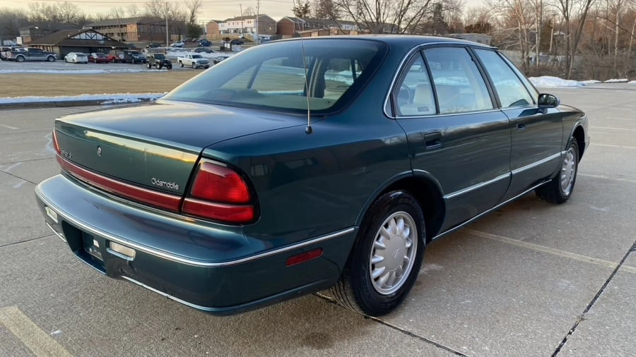 1998 Oldsmobile 88 - Image 13 of 15