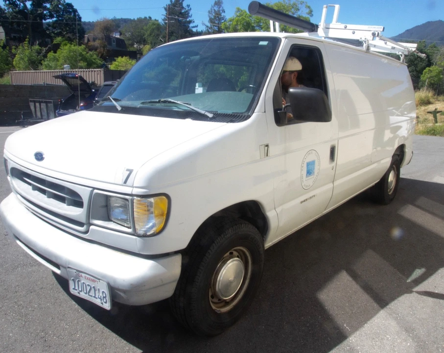 1998 Ford Econoline Van - Image 2 of 14