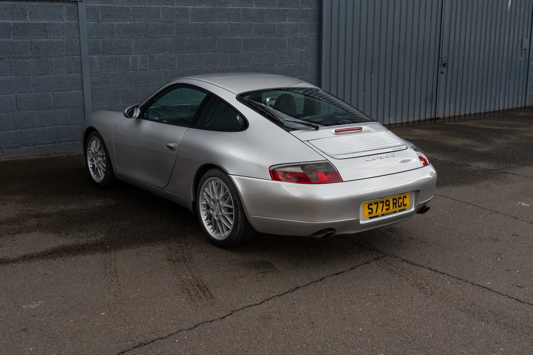 1998 Porsche 996 Carrera - Image 13 of 31