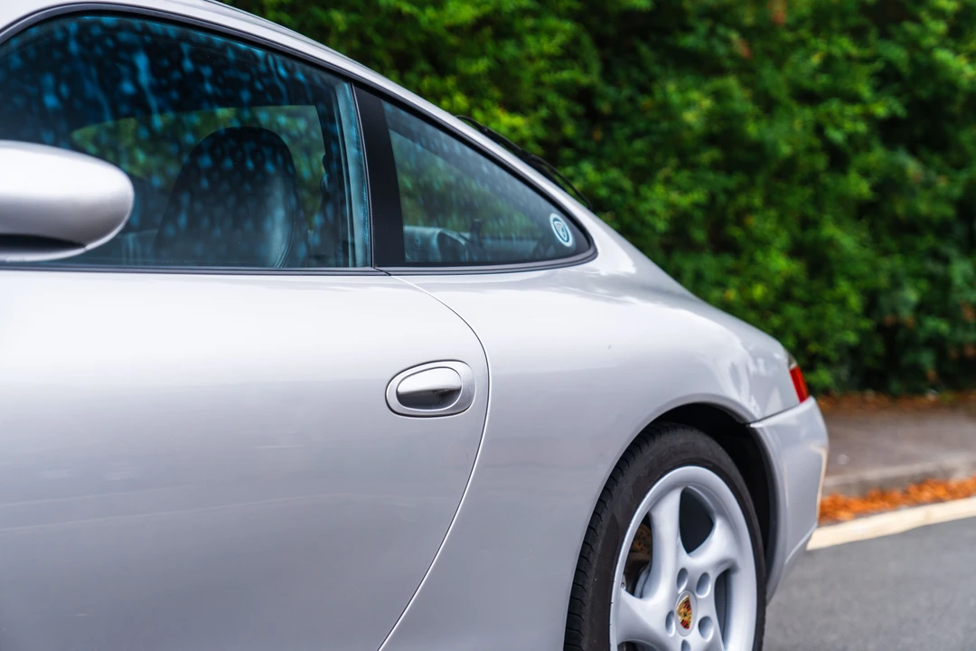 1998 Porsche 996 Carrera - Image 24 of 31
