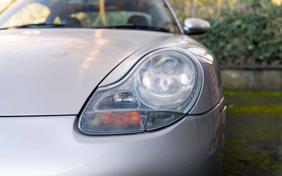 1998 Porsche 996 Carrera - Image 25 of 31