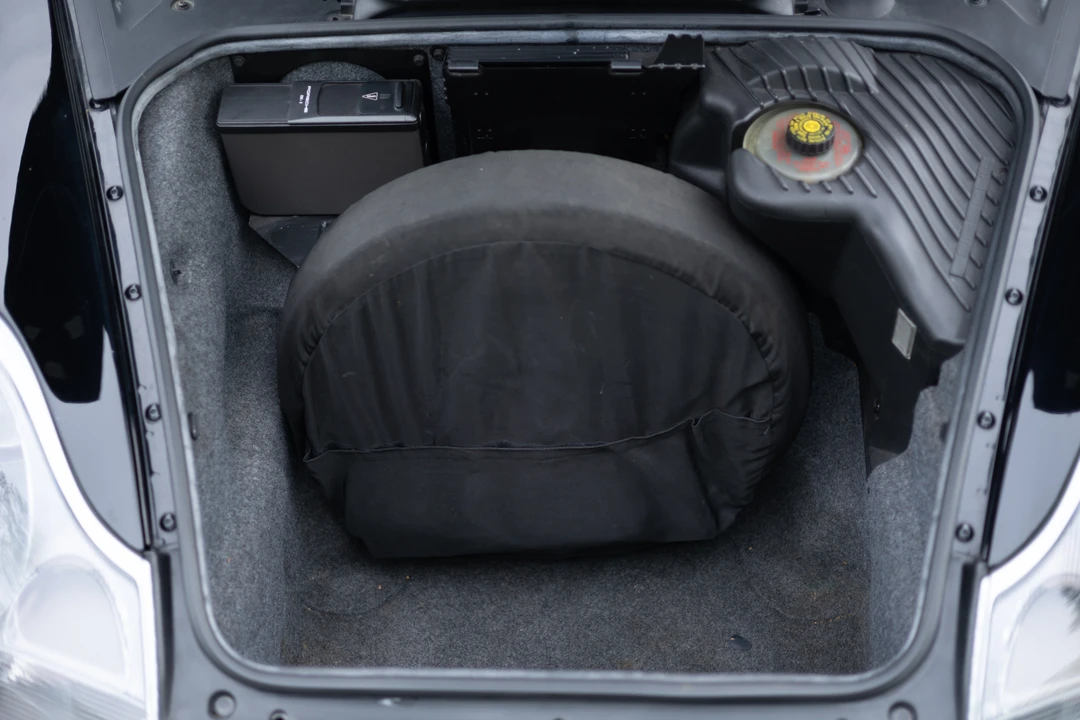 1998 Porsche 996 Carrera - Image 30 of 31