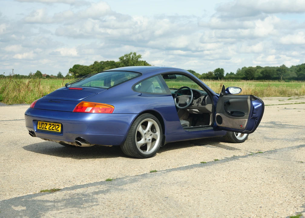 1998 Porsche 996 Carrera - Image 25 of 31