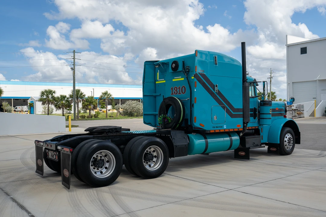 1998 Peterbilt 379 - Image 24 of 31
