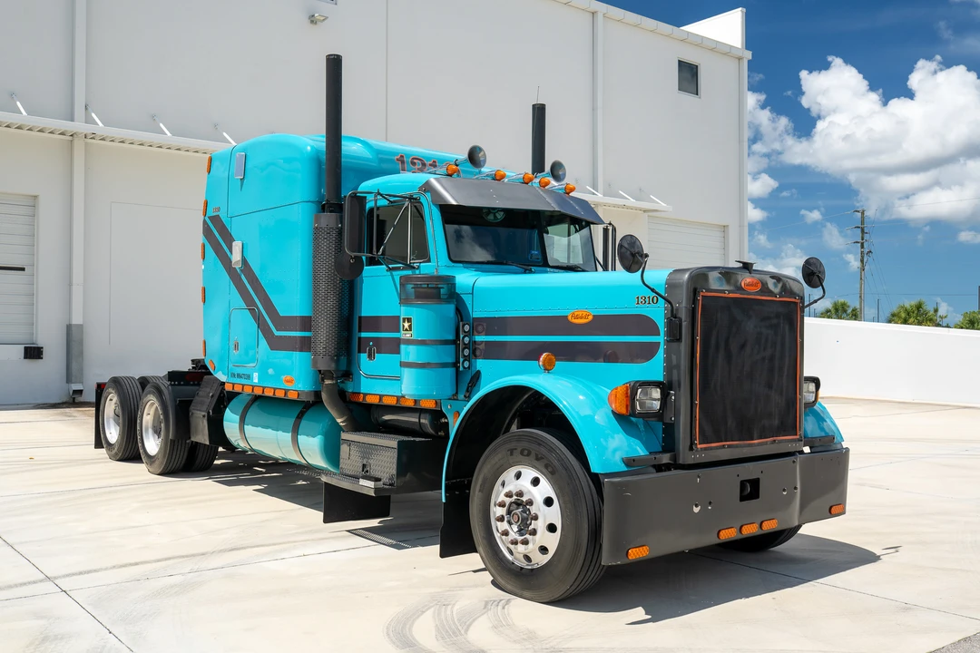 1998 Peterbilt 379 - Image 3 of 31