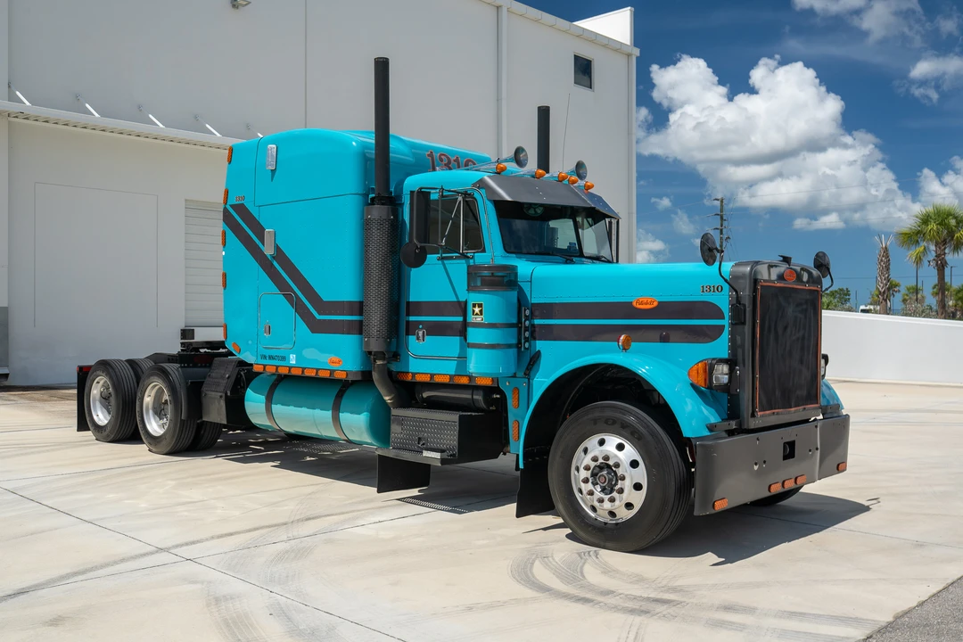 1998 Peterbilt 379 - Image 2 of 31