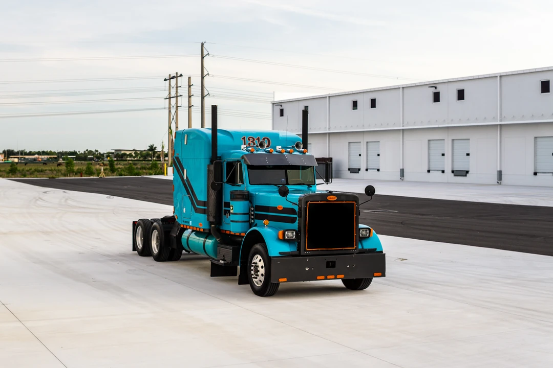 1998 Peterbilt 379 - Image 9 of 31