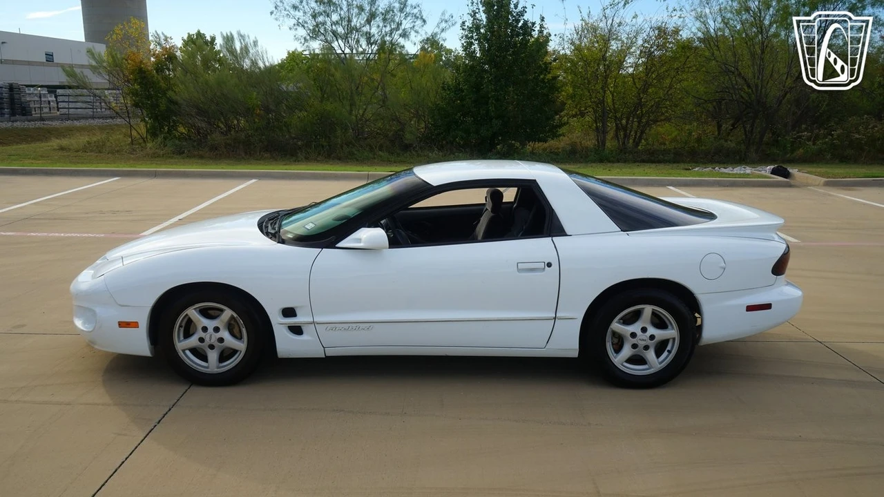 1998 Pontiac Firebird 4th Gen - Image 6 of 12