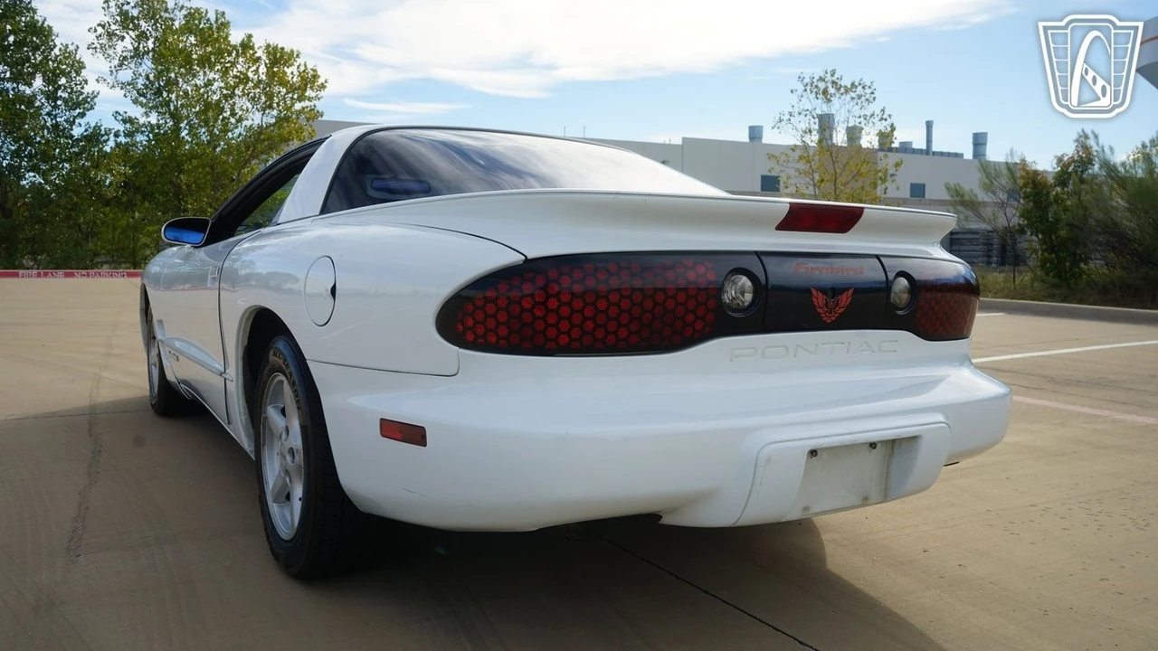 1998 Pontiac Firebird 4th Gen - Image 11 of 12