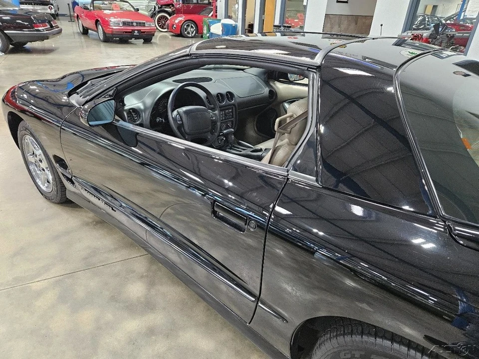 1998 Pontiac Firebird Formula 4th Gen - Image 17 of 24