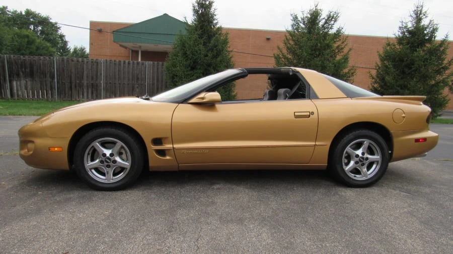 1998 Pontiac Firebird 4th Gen - Image 2 of 12
