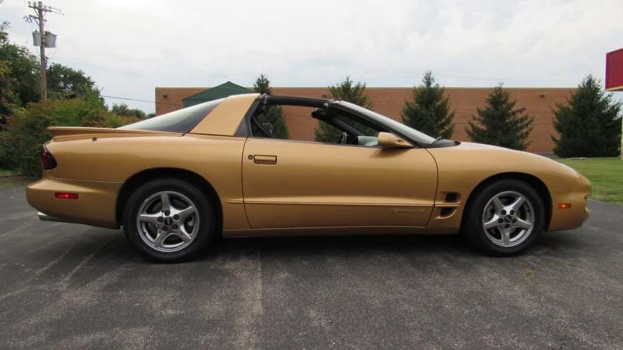 1998 Pontiac Firebird 4th Gen - Image 11 of 12