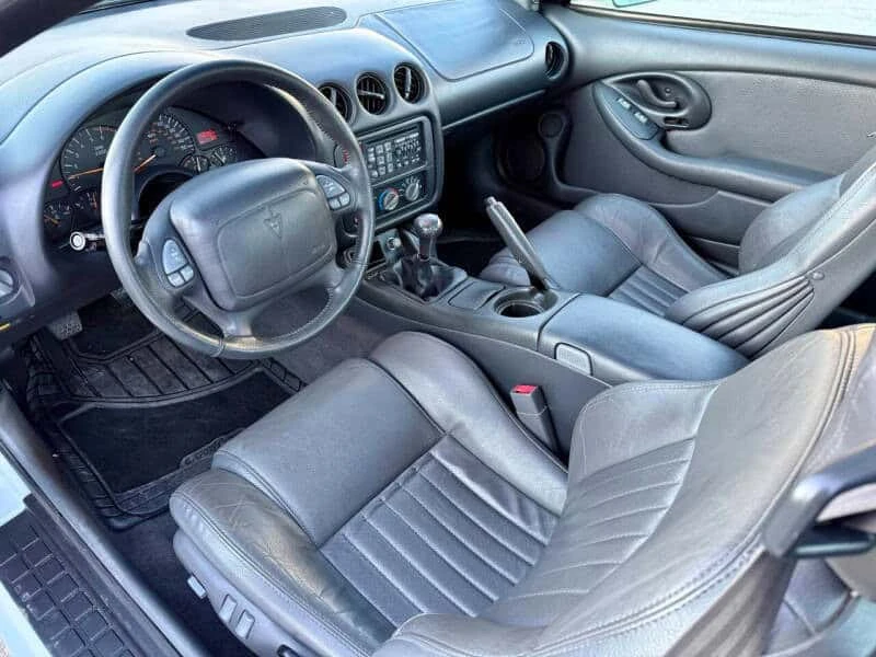 1998 Pontiac Firebird Formula 4th Gen - Image 25 of 31