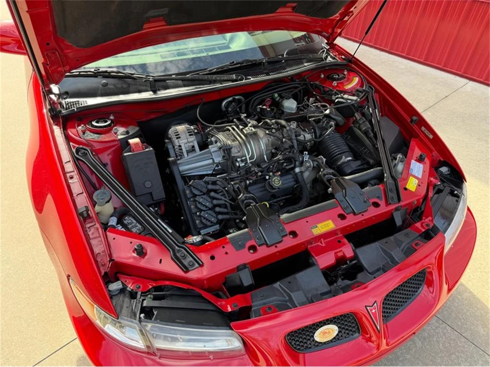 1998 Pontiac Grand Prix 3rd+ Gen - Image 18 of 31