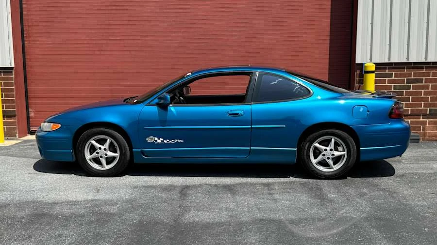 1998 Pontiac Grand Prix 3rd+ Gen - Image 2 of 10