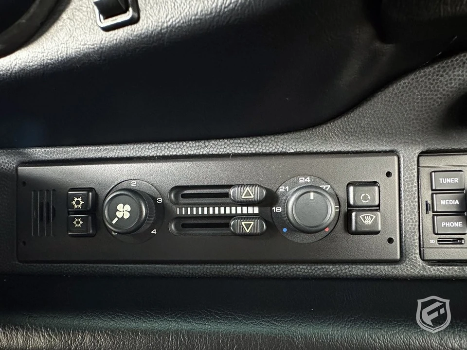 1998 Porsche 911 - Image 27 of 31