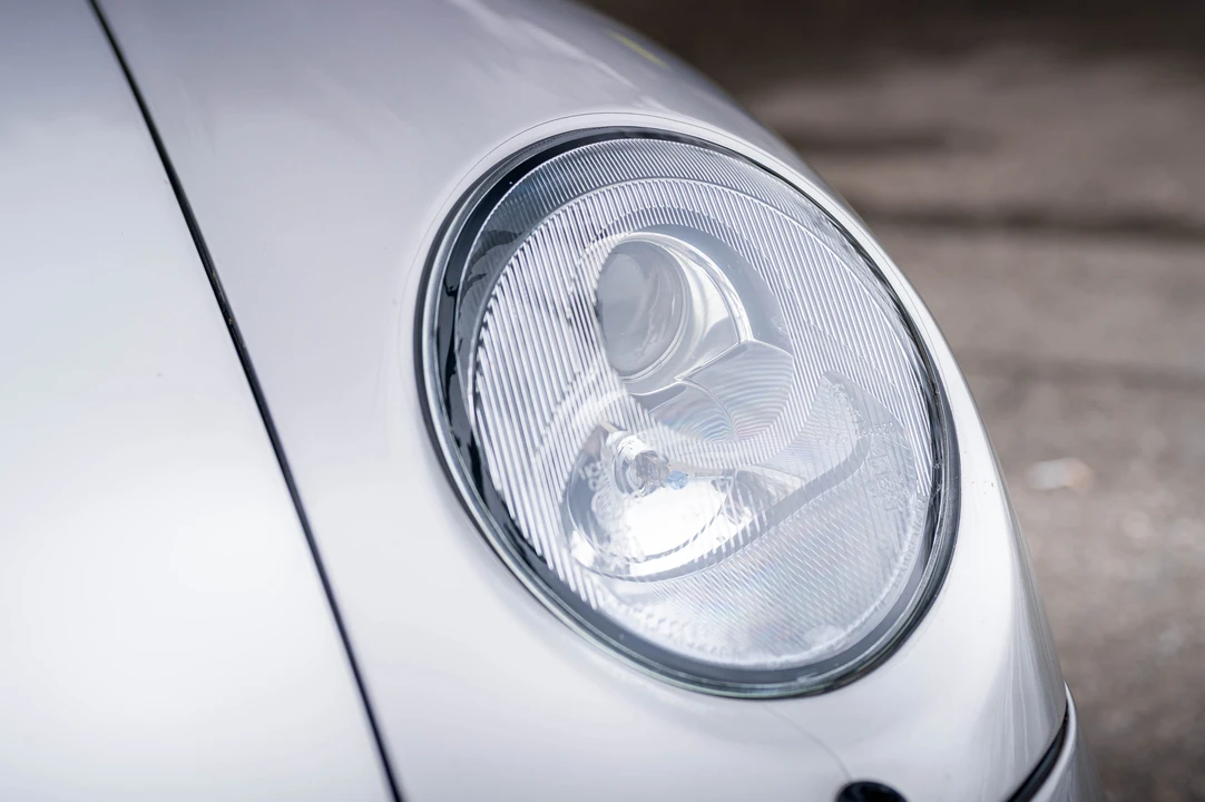 1998 Porsche 993 Carrera 4S - Image 27 of 31