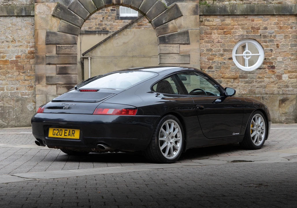 2001 Porsche 996 Carrera - Image 8 of 31