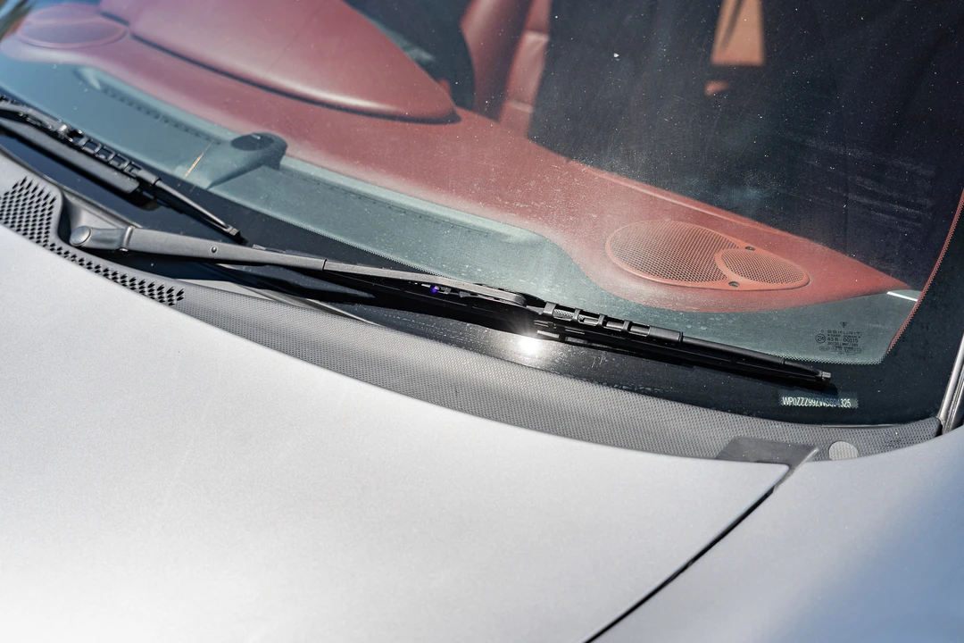 1998 Porsche 996 Carrera - Image 24 of 31