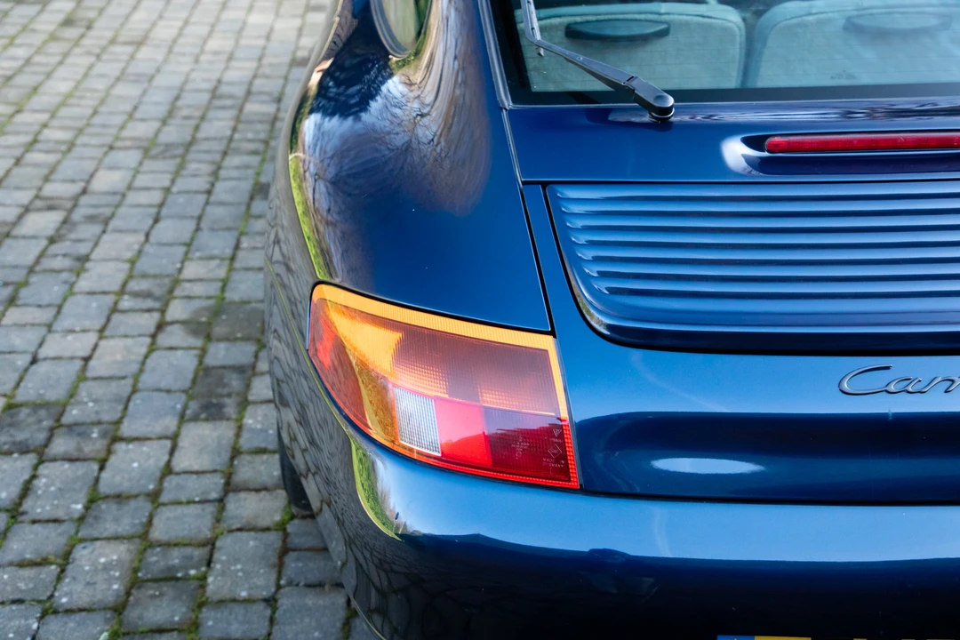 1998 Porsche 996 Carrera - Image 25 of 31