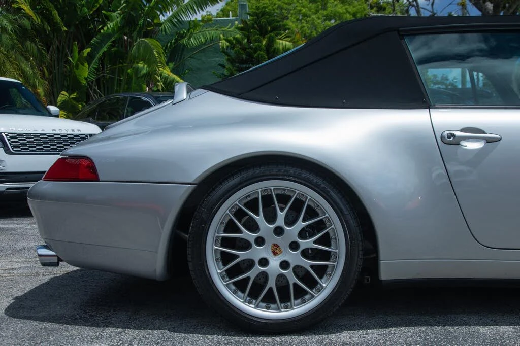 1998 Porsche 993 Carrera 4 - Image 24 of 31