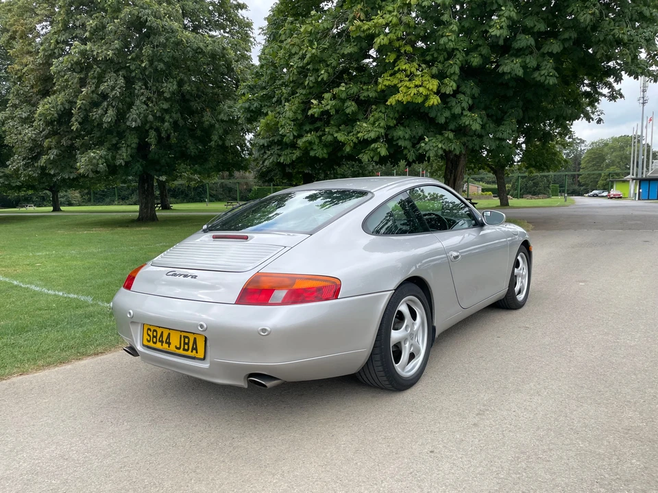 1998 Porsche 996 Carrera 4 - Image 9 of 17