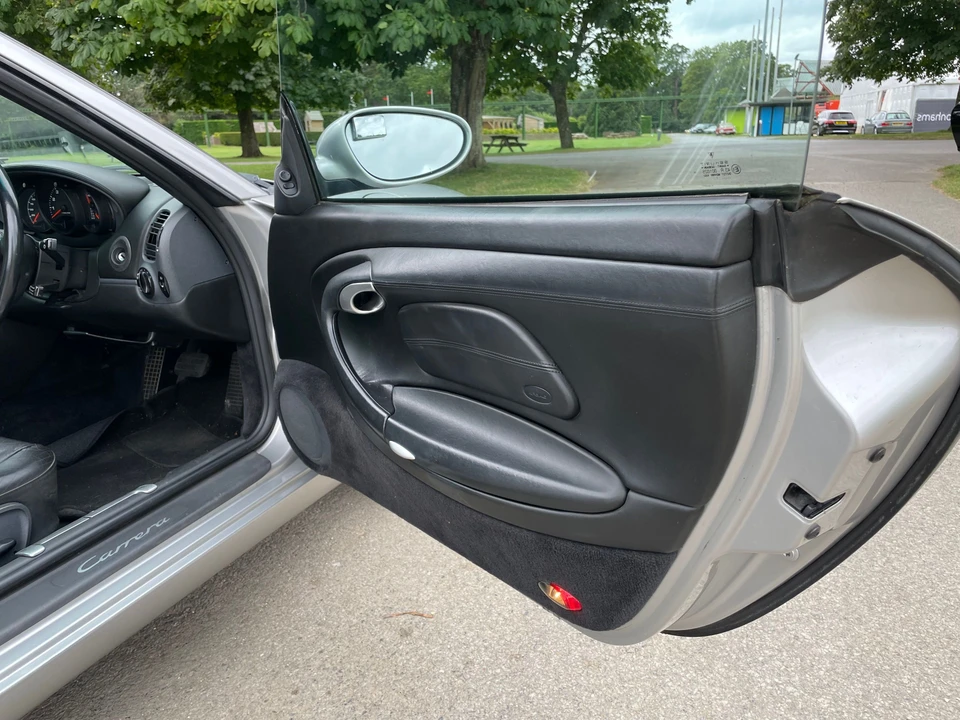 1998 Porsche 996 Carrera 4 - Image 7 of 17