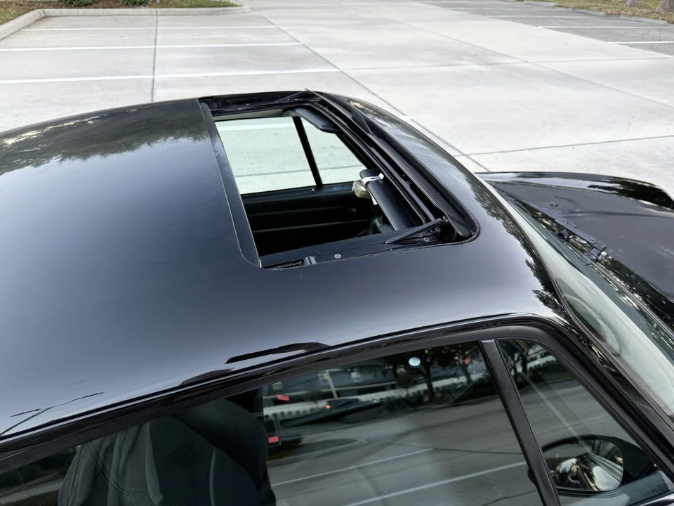 1998 Porsche 993 Carrera 4S - Image 24 of 31
