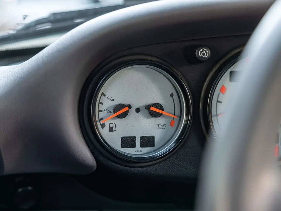 1998 Porsche 993 Carrera 4S - Image 26 of 31