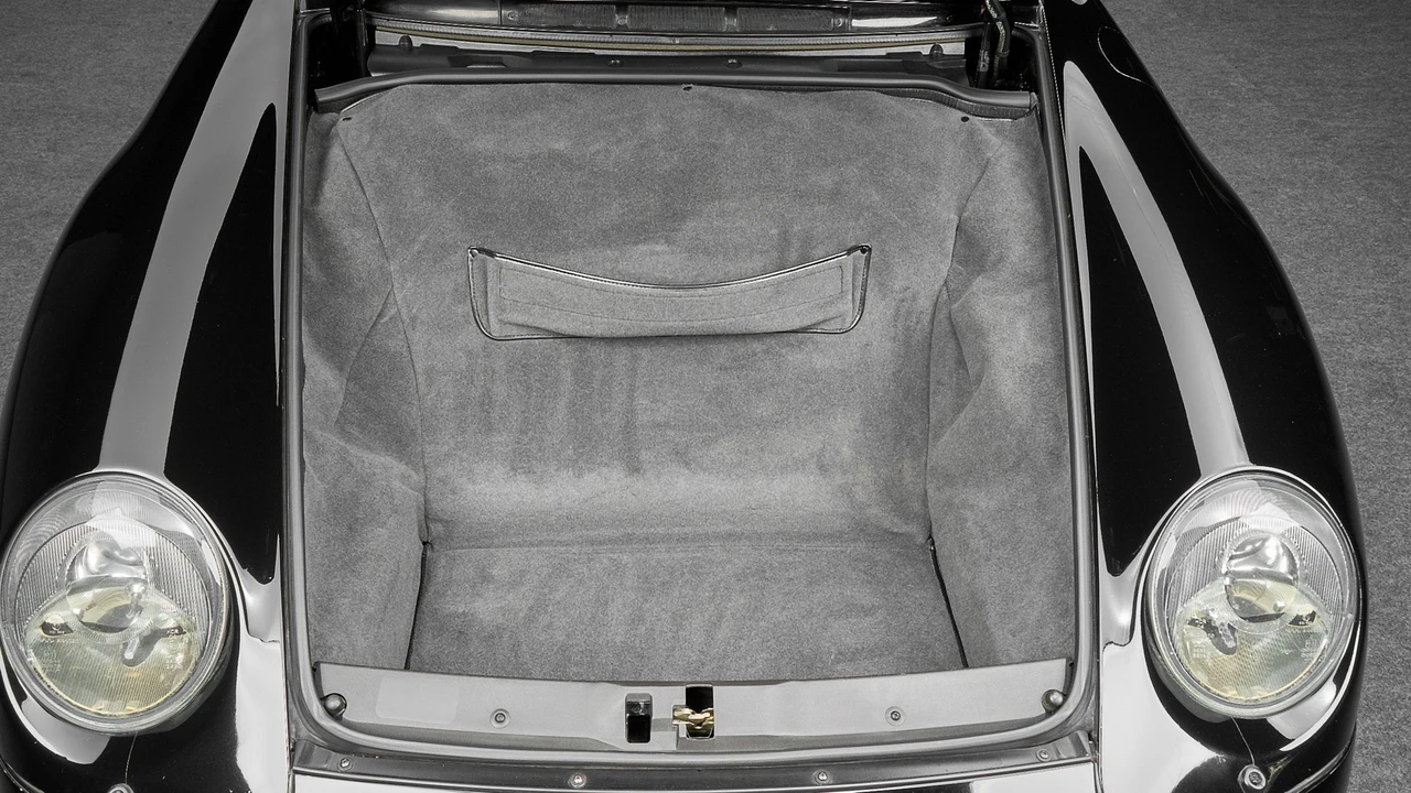 1998 Porsche 993 Carrera 4S - Image 17 of 18