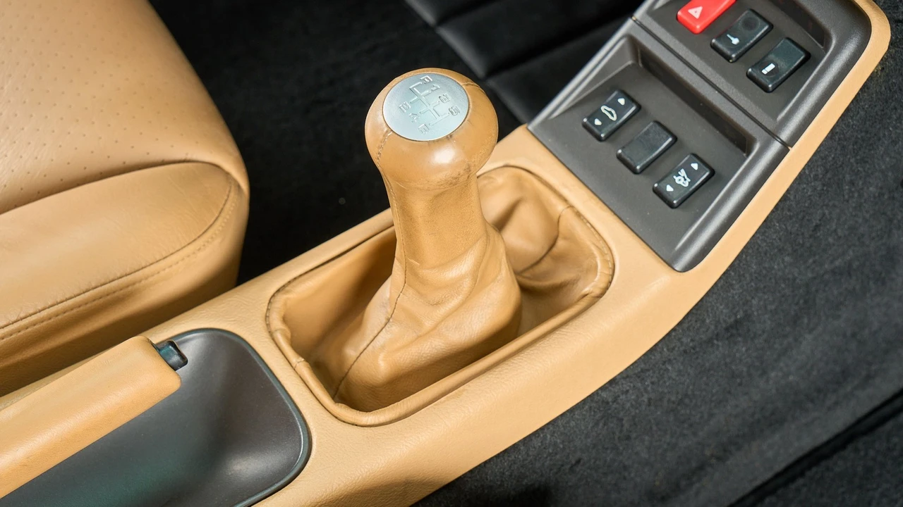 1998 Porsche 993 Carrera 4S - Image 12 of 18