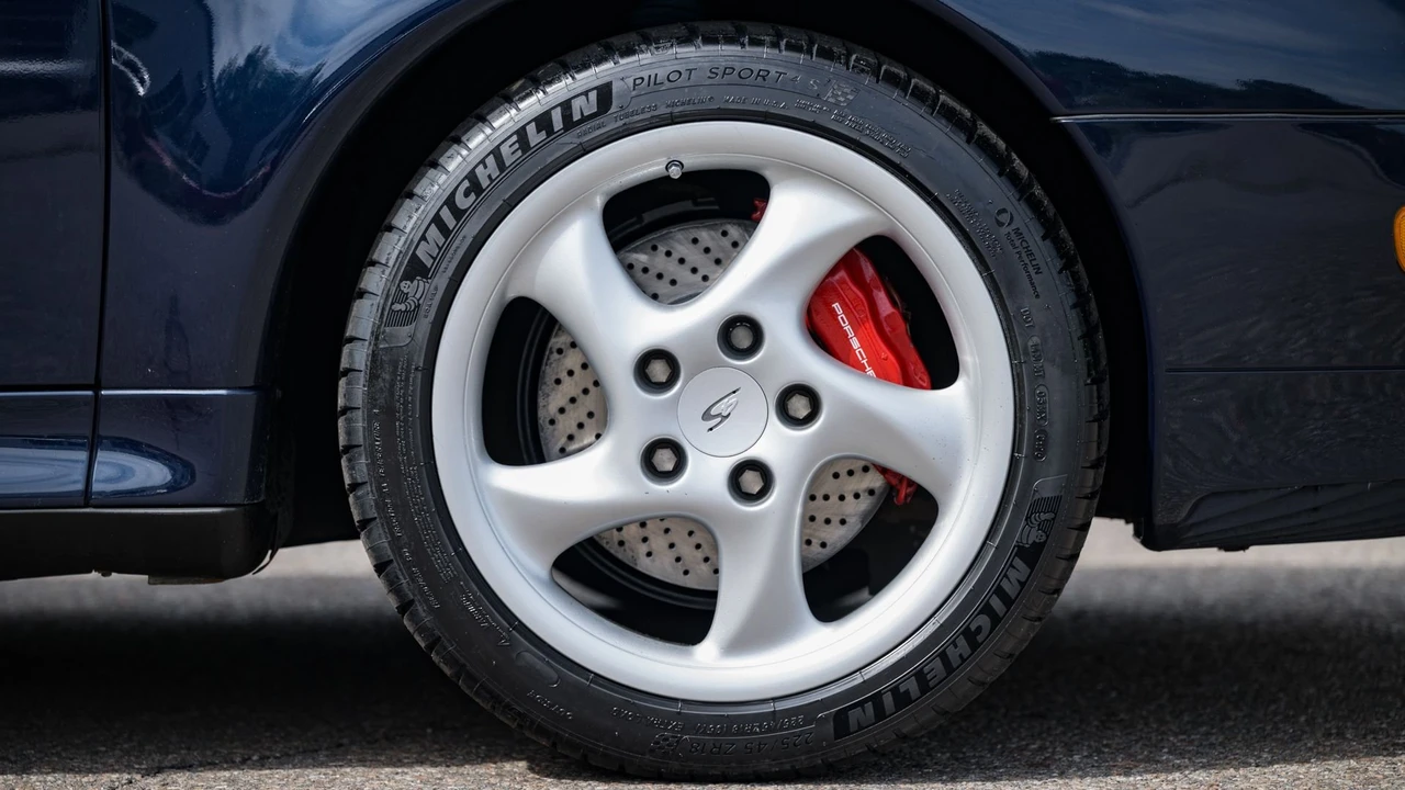 1998 Porsche 993 Carrera 4S - Image 20 of 31